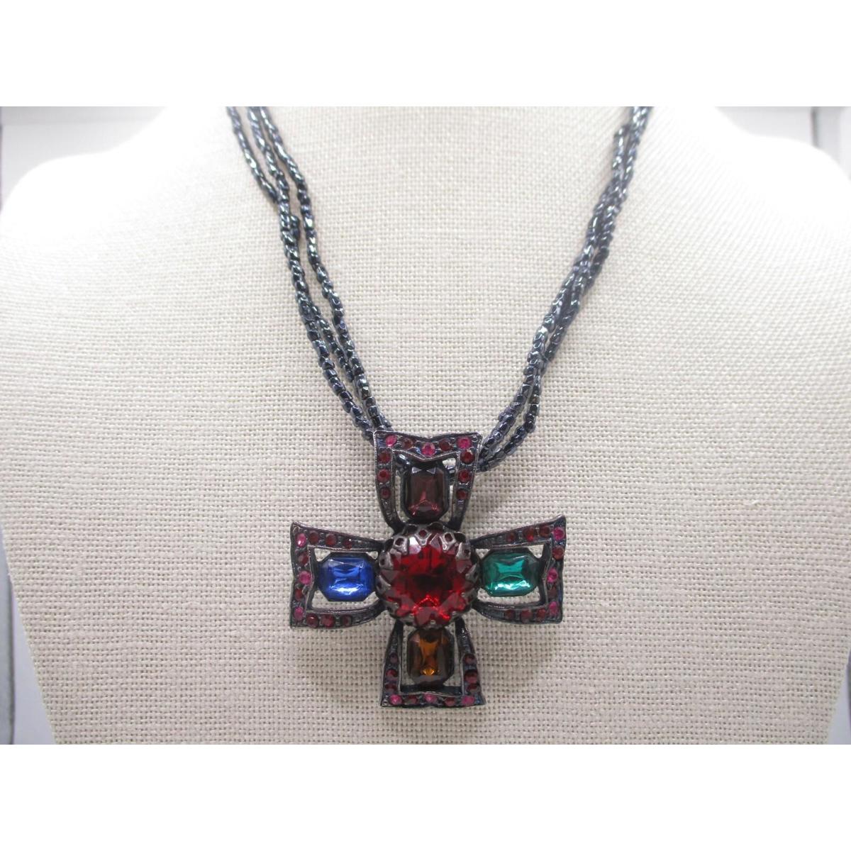 Vintage Robert Rose Maltese Cross Pendant Necklace Glass Beads Black 0042 27$